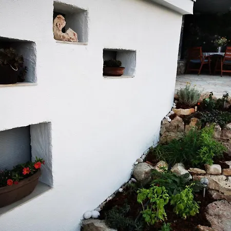 Guest house Verbana Vrbnik (Primorje-Gorski Kotar)